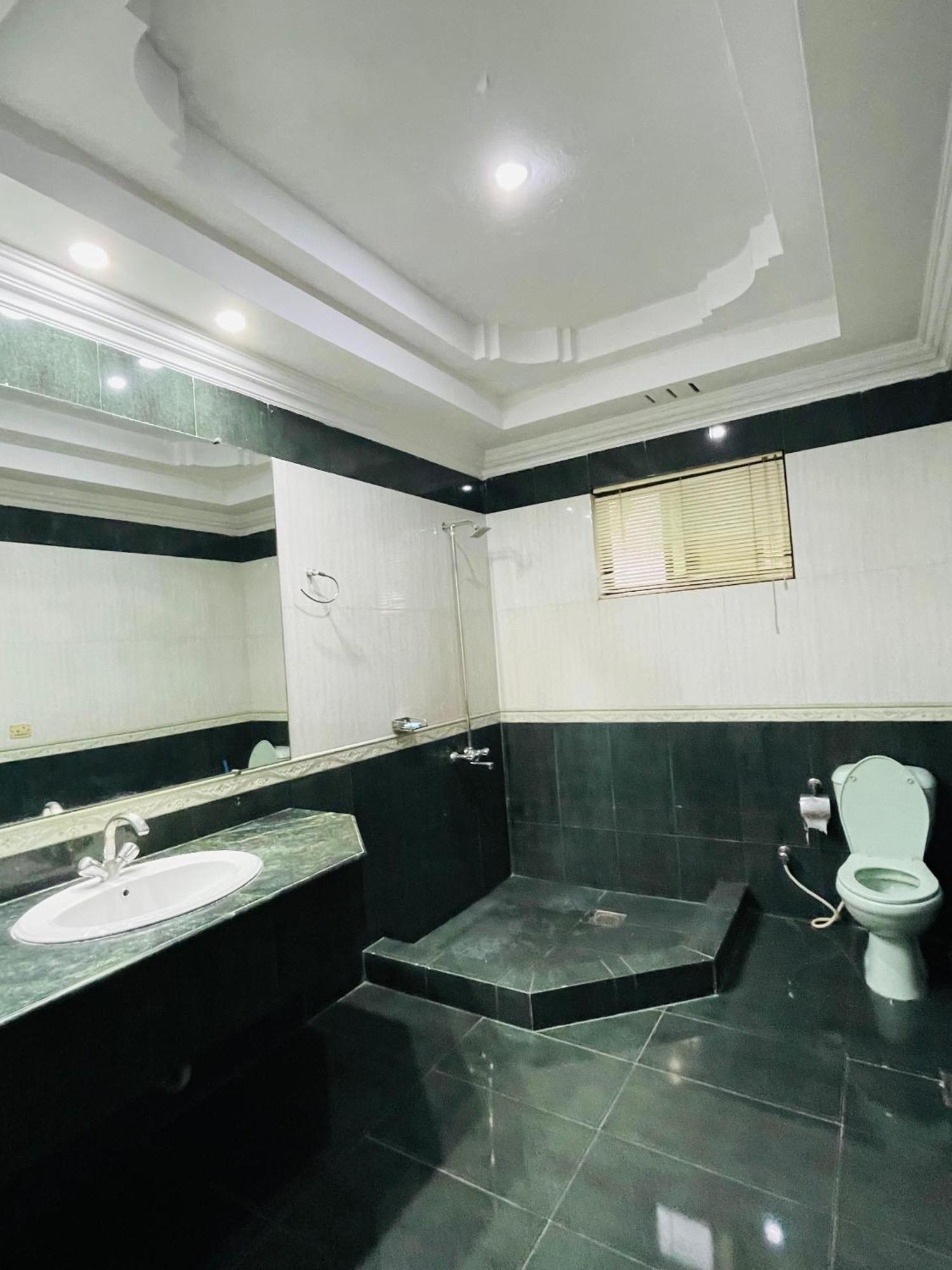 Executive Galaxy Guest House Islamabad Exterior photo